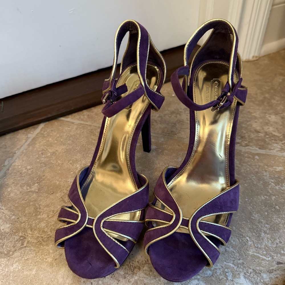 Coach Daylan Purple Suede Platform Heels with Gold Trim – Size 9 - Picture 2 of 5